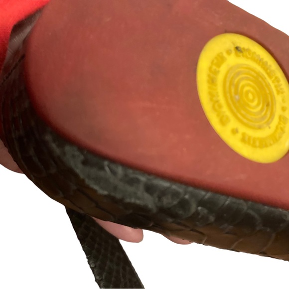 FitFlop size 8.5 EU 40 Black Ballet Flats Crocodile Embossed Cap Toe Shoes. - Picture 7 of 8